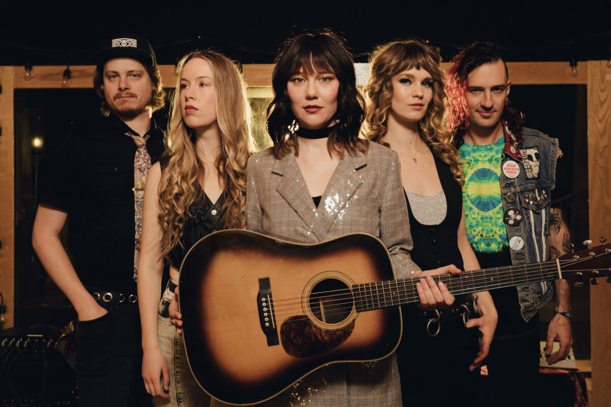 molly_tuttle