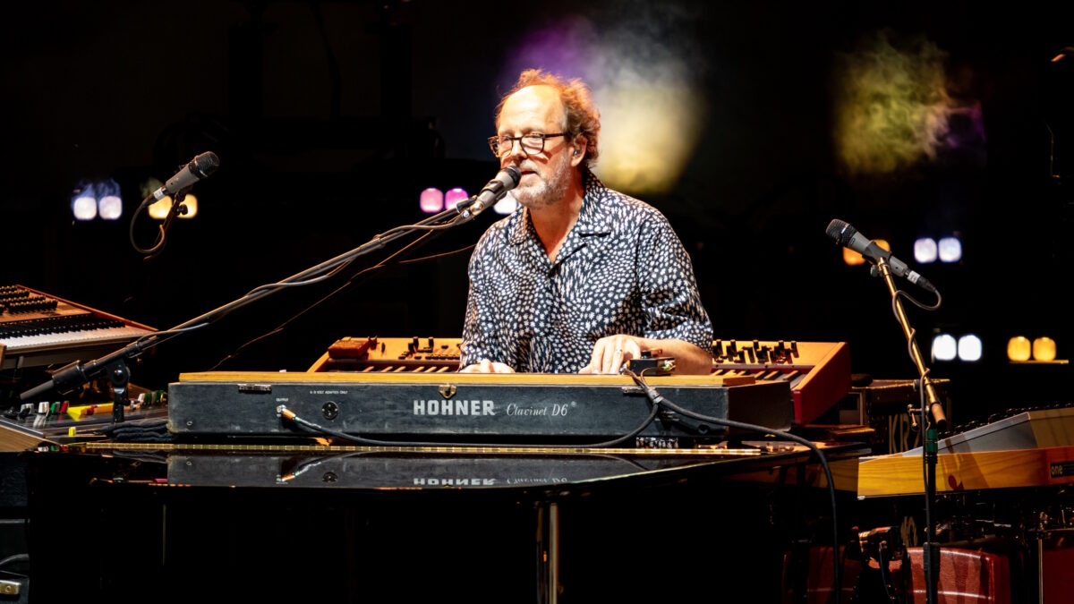 Watch Phish Pair Monumental ‘Tweezer’ & ‘Simple’ At The Greek