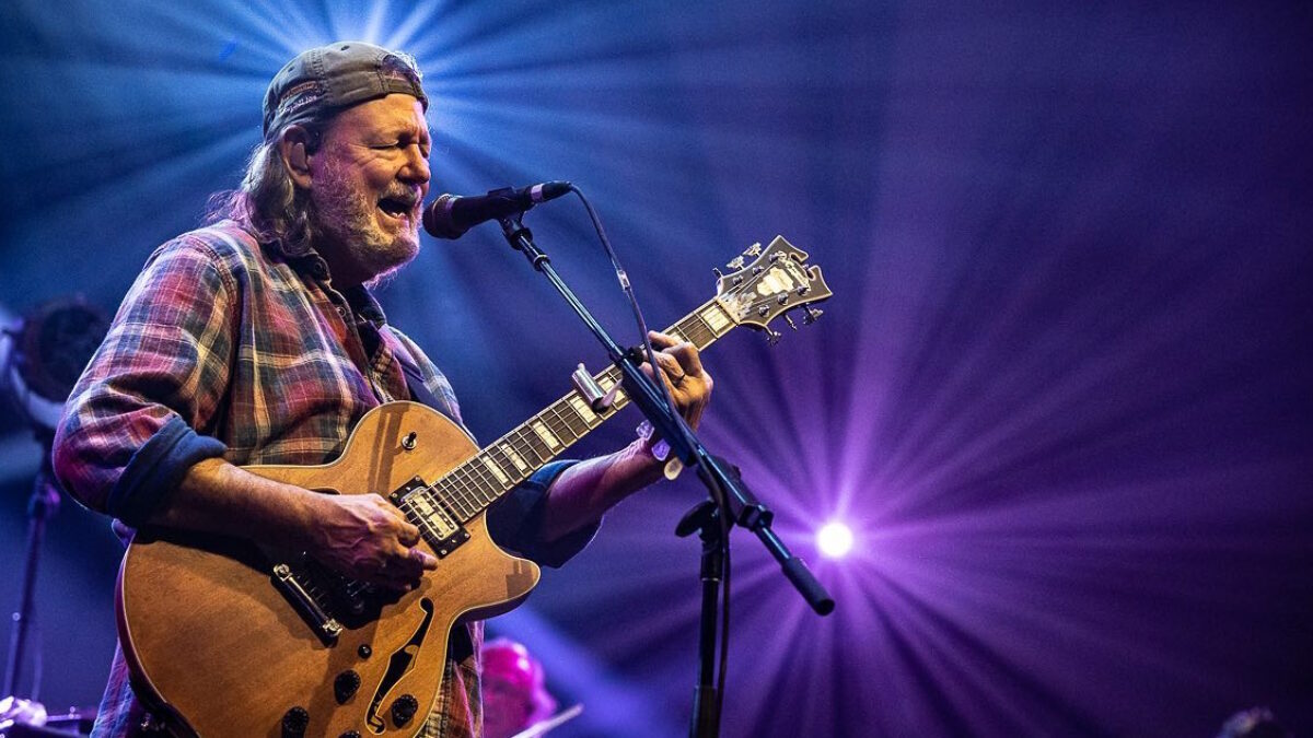 Watch Widespread Panic Play New Original ‘Tackle Box Hero’ At 2023 Red