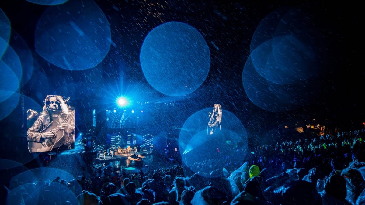 Watch Billy Strings Honor Gordon Lightfoot & Play Willie Nelson Collab On Rainy Night At Red Rocks