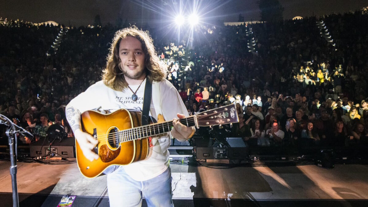 Watch Billy Strings Cover Townes Van Zandt’s ‘I’ll Be Here In the Morning’ In San Diego