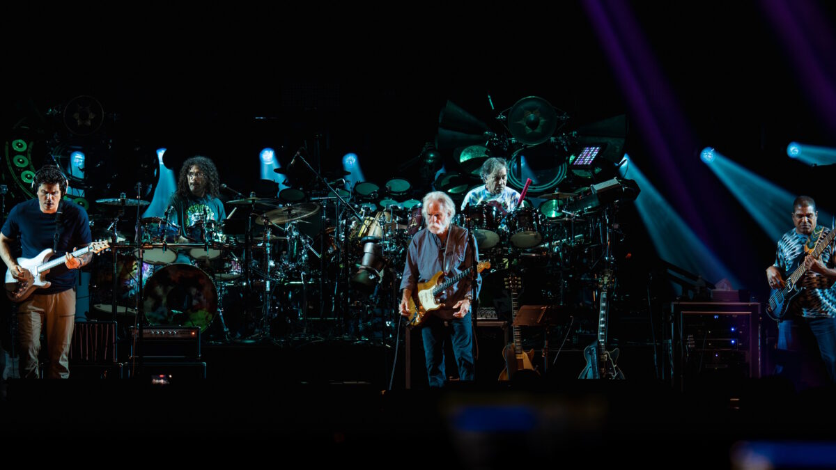 Dead & Company Gives Flight To +20-Minute 'Bird Song' At Los Angeles Finale