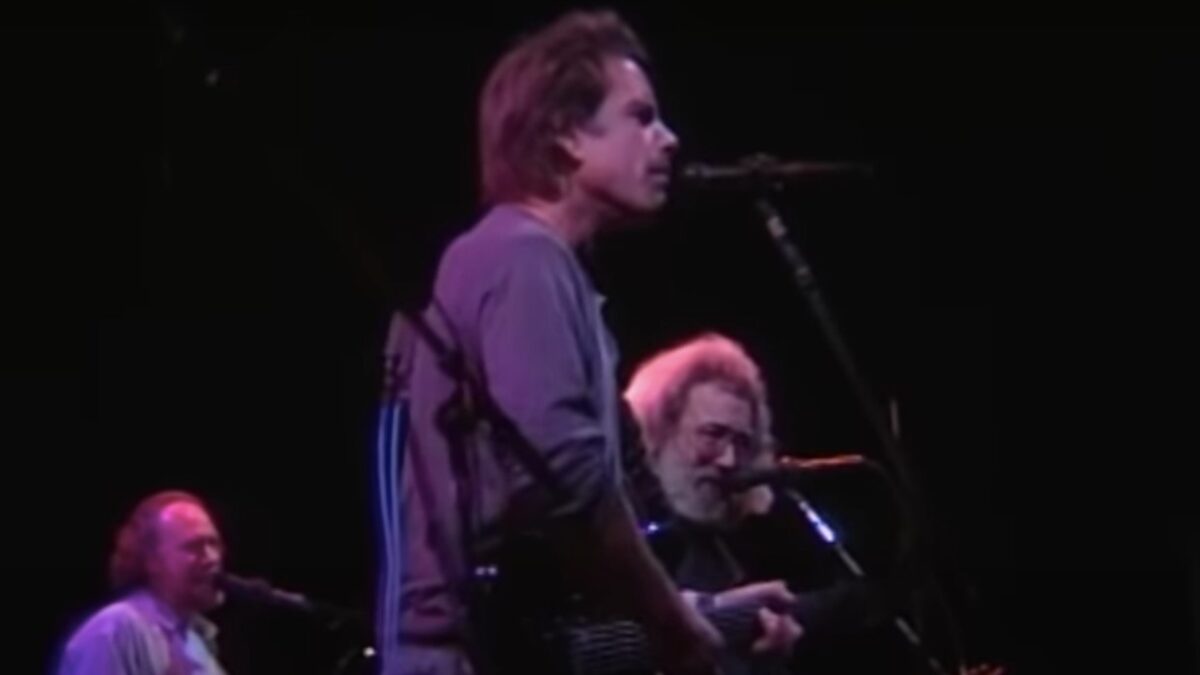 Playing To The Tide: Watch Grateful Dead Perform ‘Uncle John’s Band’ At Shoreline In 1991