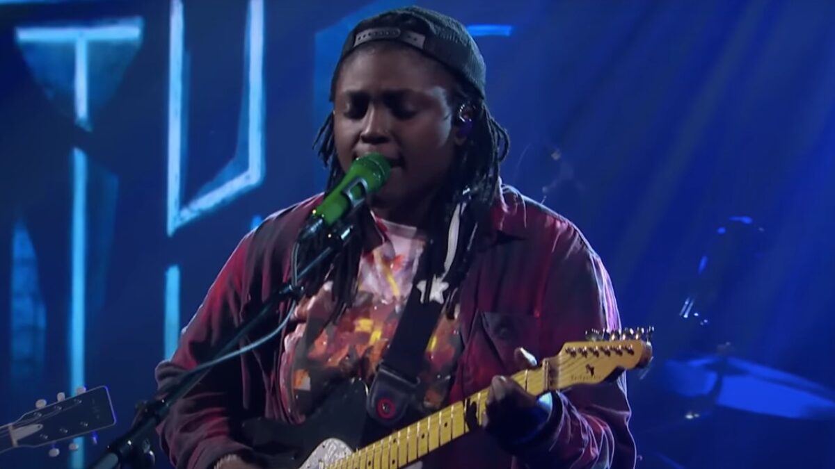 Watch Joy Oladokun Look For ‘Somebody Like Me’ On ‘Colbert’