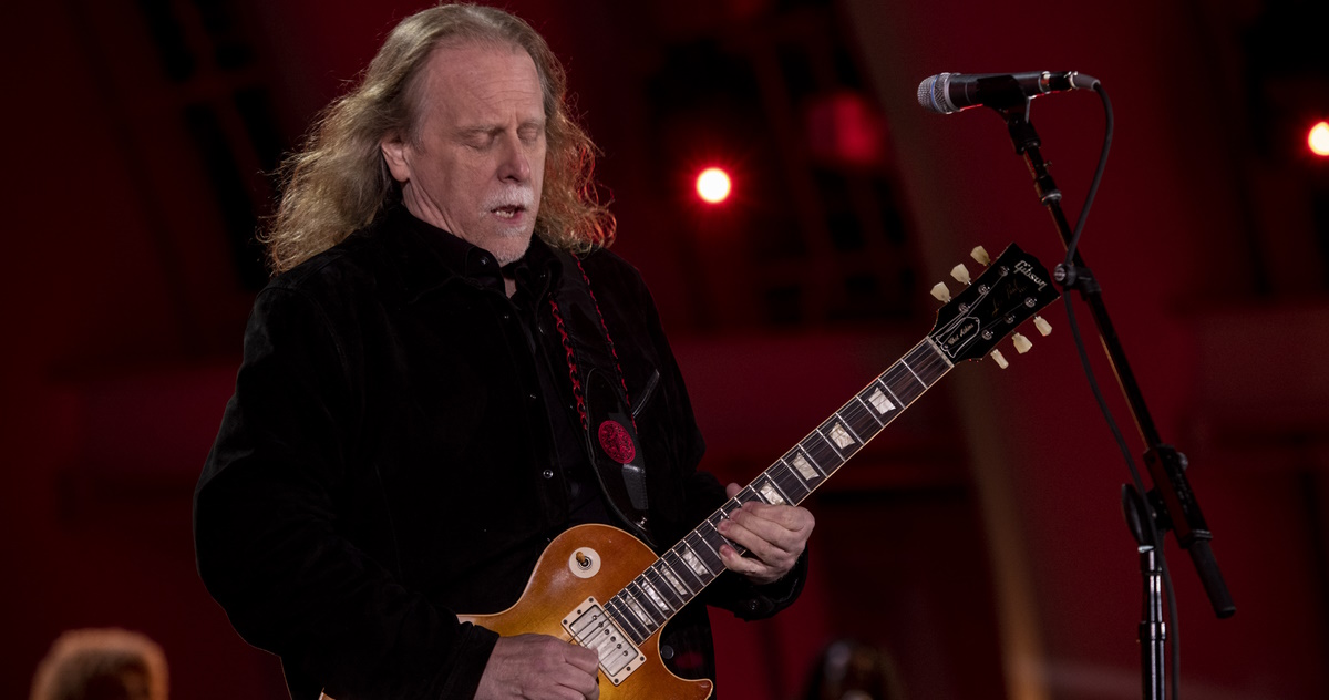 Warren Haynes Points Out 2 Young Artists Who Have Him Excited For The