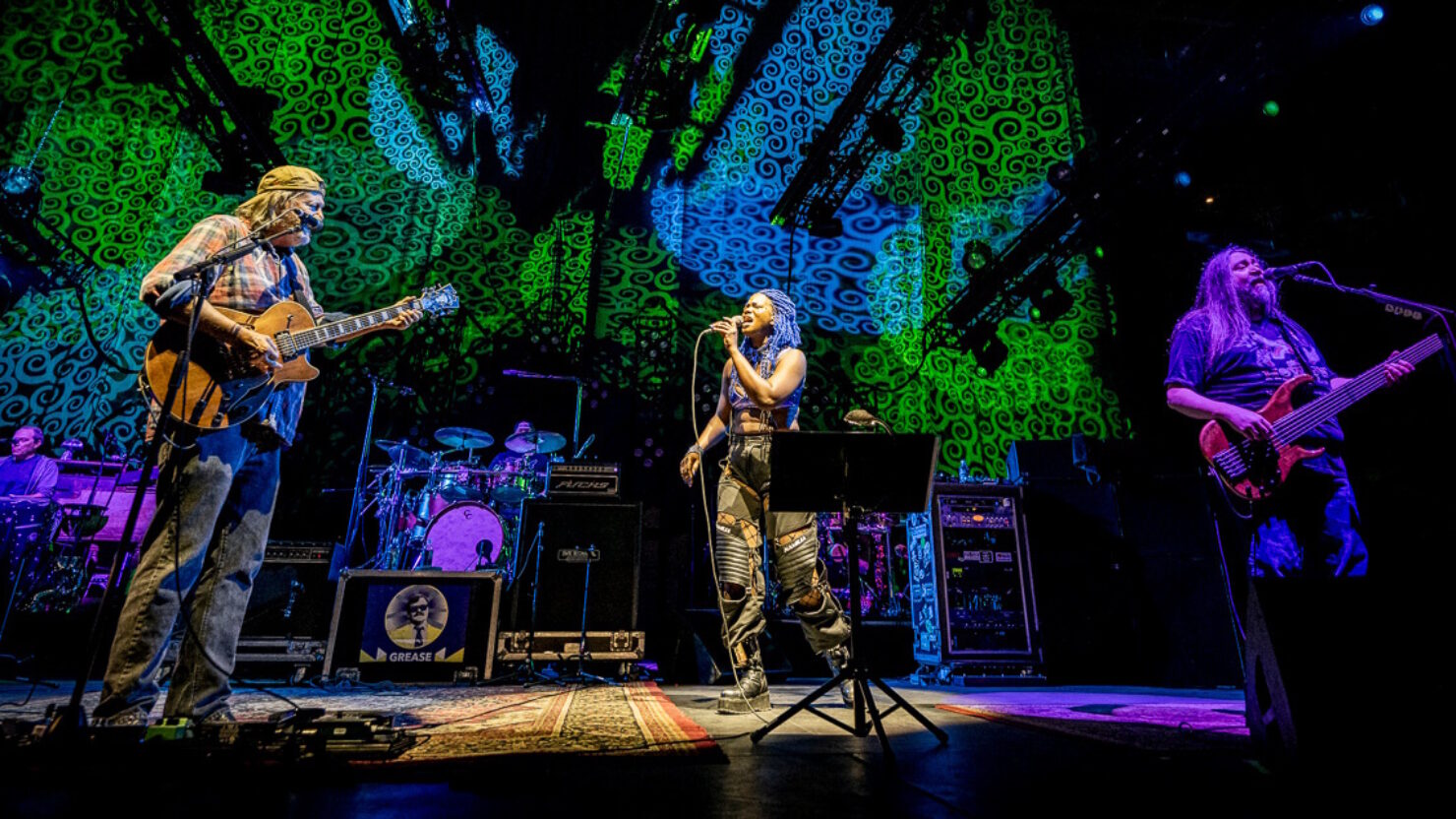 Watch Widespread Panic & Kanika Moore's Powerful ‘For What It’s Worth