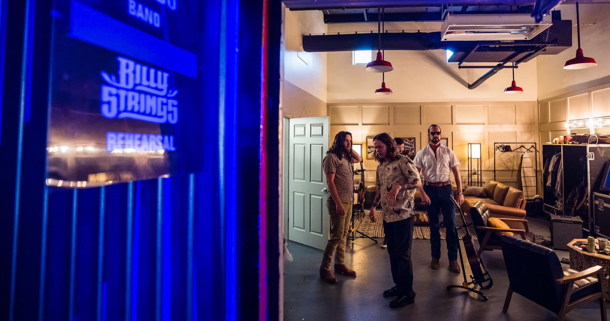 See Billy Strings Learn ‘My Florida Sunshine’ Backstage In St. Augustine