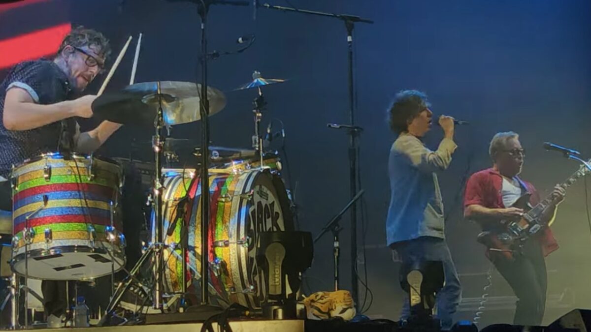 See Beck & The Black Keys Collaborate On Classics From Their Respective Catalogs In Paris