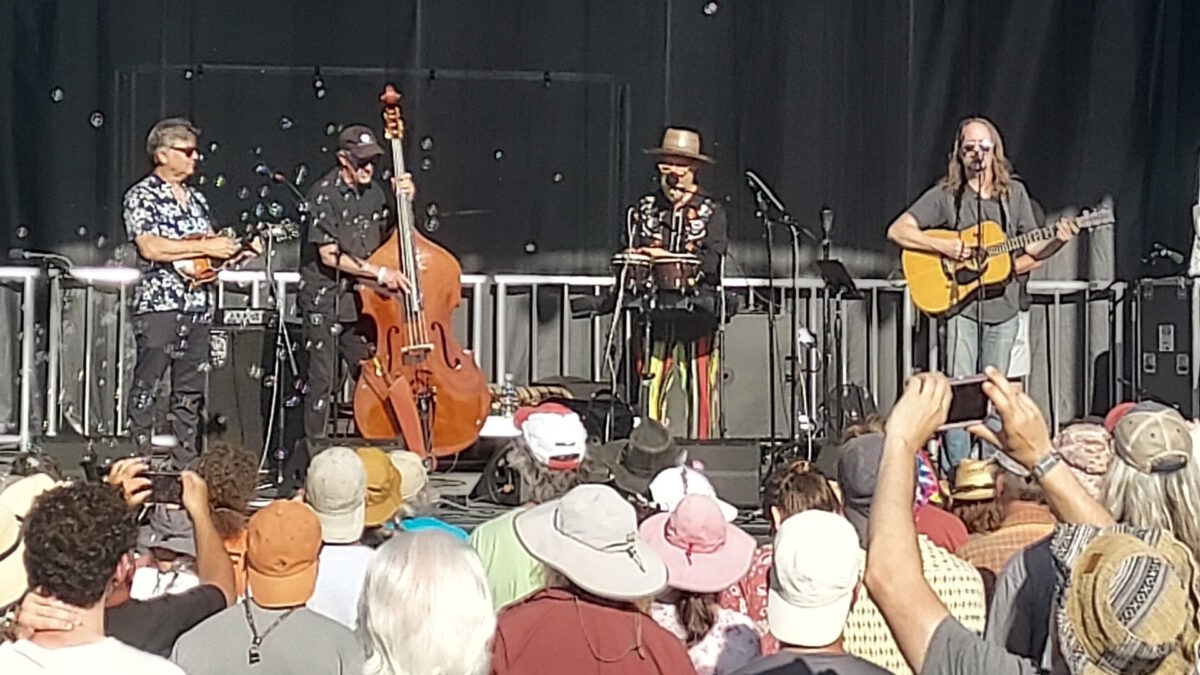 Hear Delightful 'Jerry Garcia/David Grisman' Tribute Set From DelFest 2023