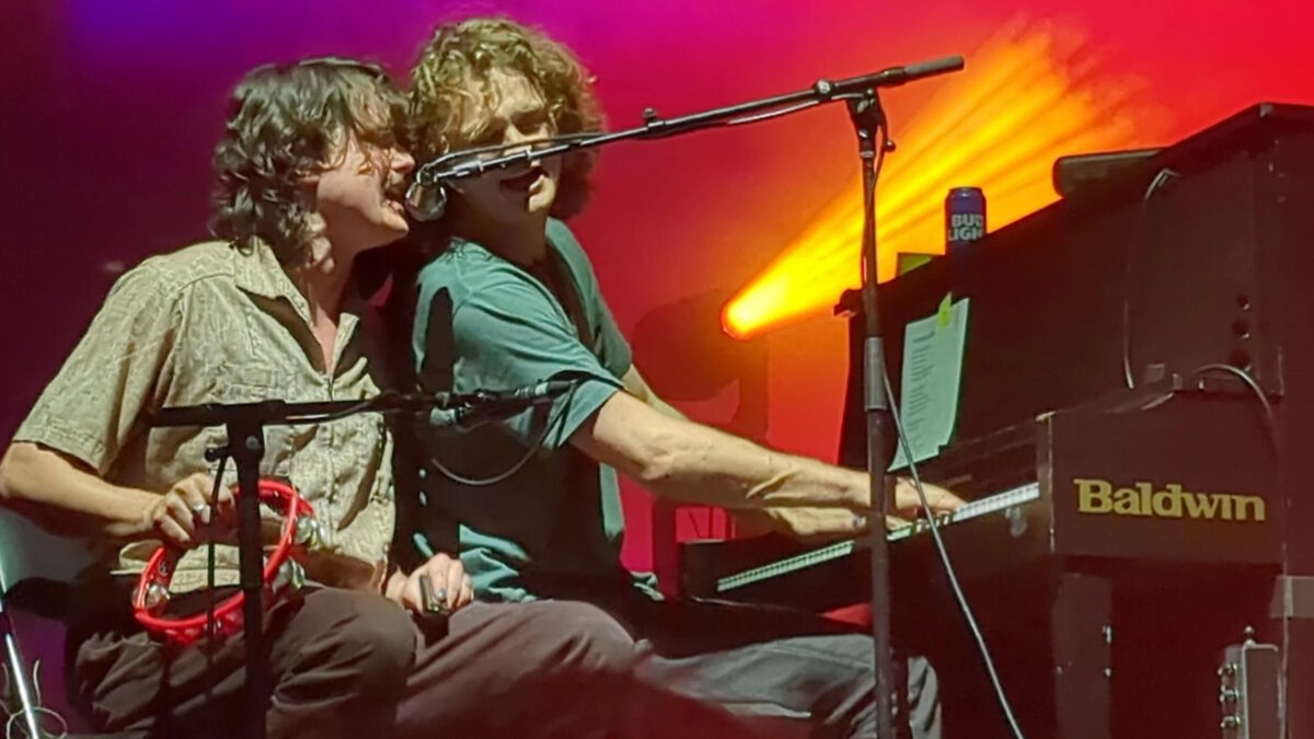 Watch King Gizzard & The Lizard Wizard Close Caverns Residency With Rare Acoustic Show