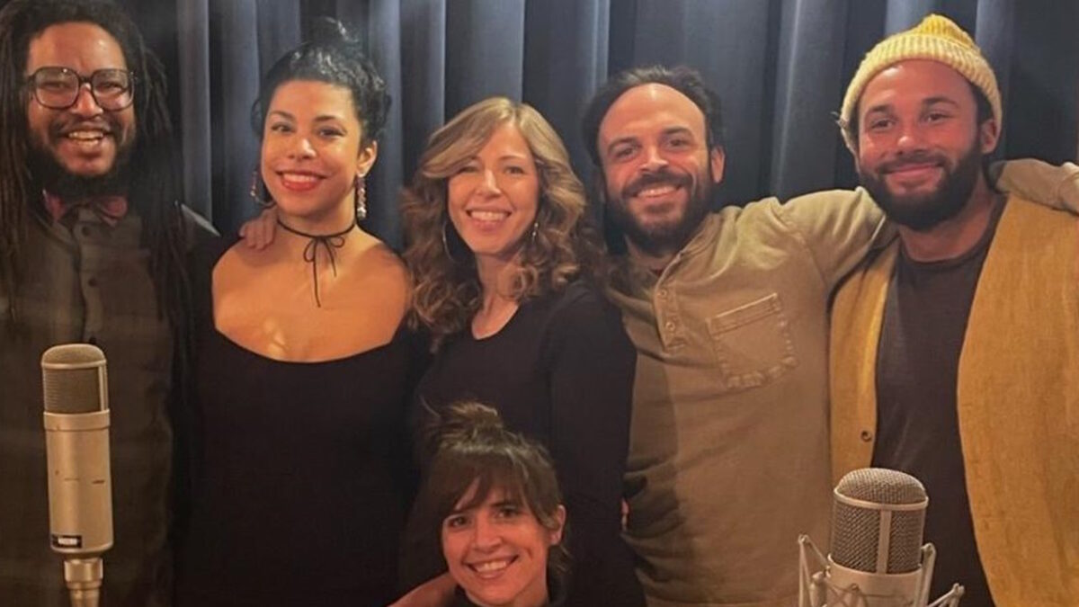 Lake Street Dive Extends Gather Round Sounds Tour Into Fall & Shares Stunning ‘Can’t Help Falling In Love’ Cover
