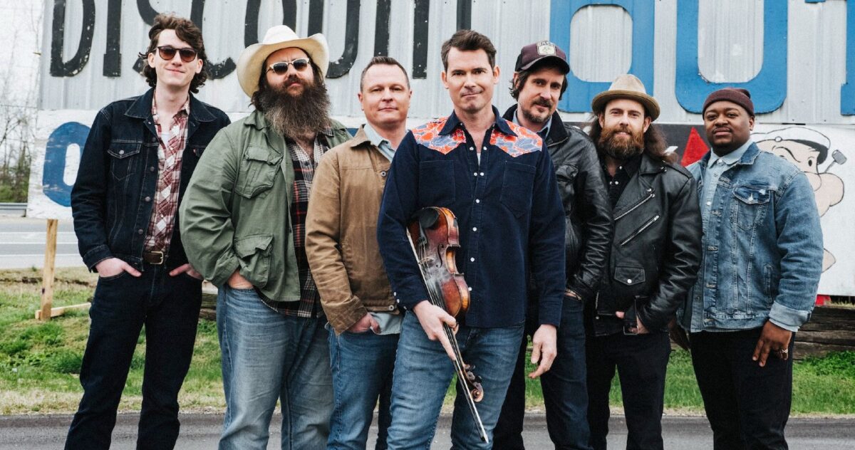 Old Crow Medicine Show Marks 25th Anniversary With New Album ‘Jubilee' & Reunites With Willie