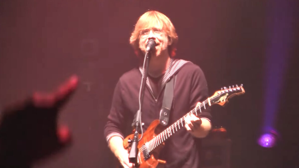 Watch 8-Cam Video Of Phish Jamming Out ‘Roses Are Free’ In Worcester In 2012