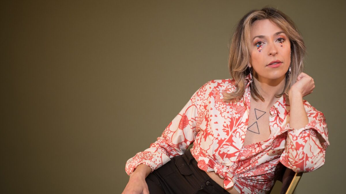 Lindsay Lou Shares Contemplative ‘Nothing Else Matters’ Single Featuring Jerry Douglas