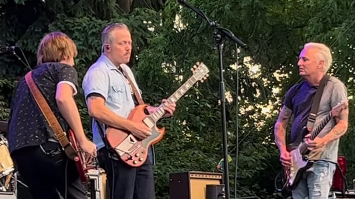 Pearl Jam’s Mike McCready Joins Jason Isbell & The 400 Unit In Seattle
