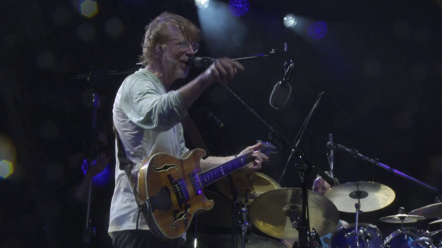 For The Record: Watch Phish's Wet & Wild Night In Wilmington End Early - Vimarsana News