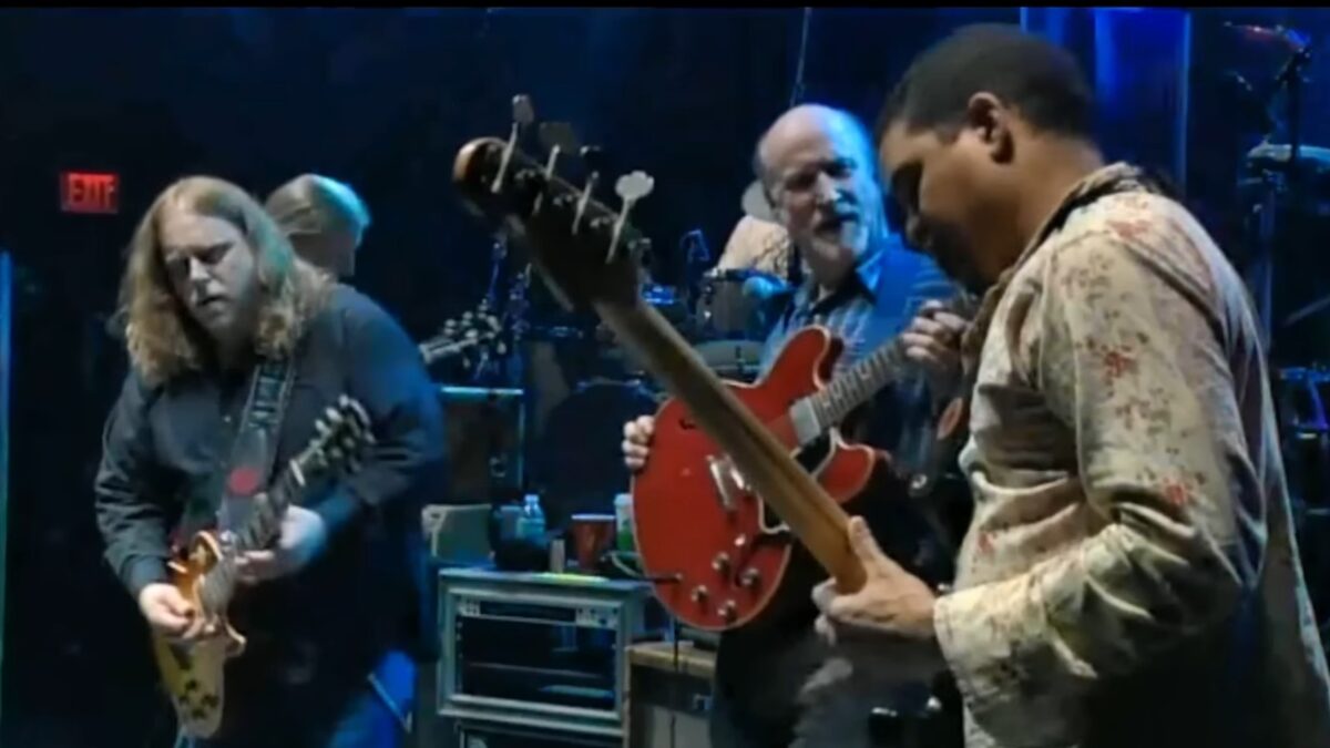 Watch John Scofield Make Only Allman Brothers Band Guest Spot Count In 2011