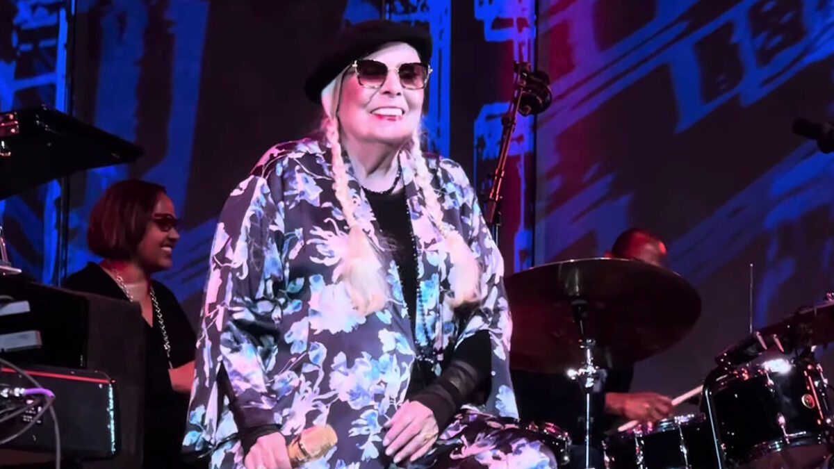 Watch Joni Mitchell Make Surprise Appearance At Wayne Shorter Tribute Concert