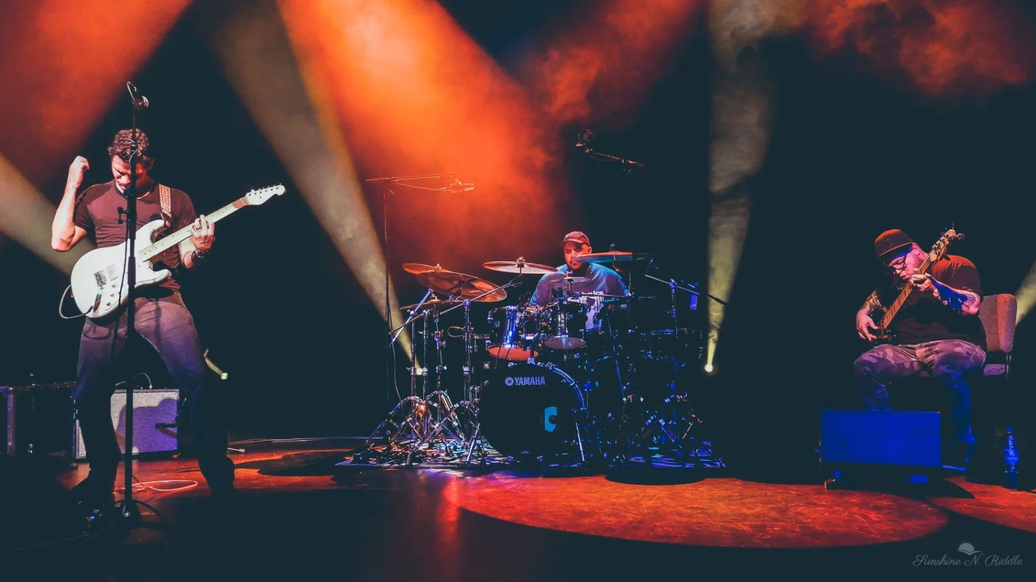 img-blur-shadow