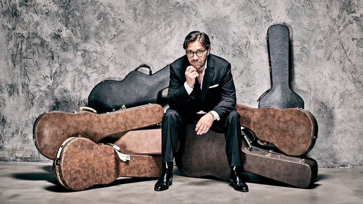 Jazz Guitarist Al Di Meola Suffers Heart Attack Onstage In Romania
