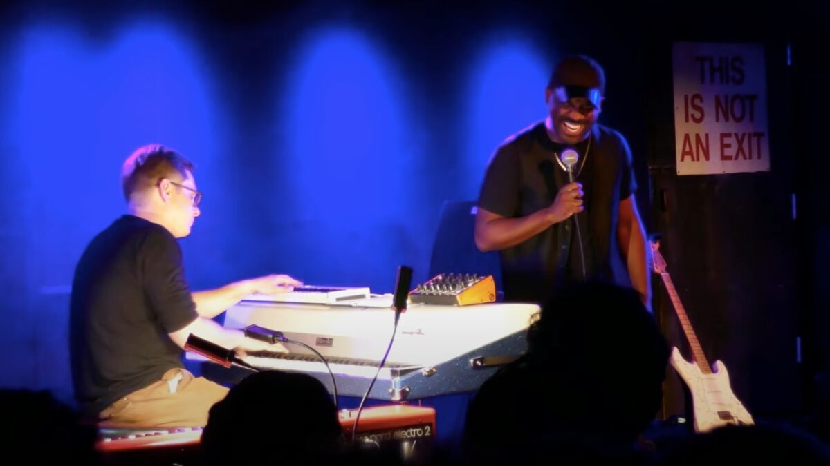 Watch Vulfpeck’s Antwaun Stanley Strip Down Originals & Covers At Intimate New York City Concert