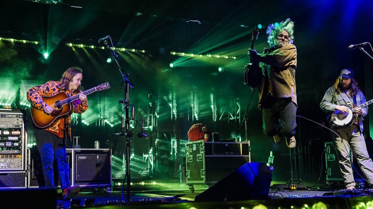 Watch Billy Strings Team With Leftover Salmon’s Vince Herman & Drew Emmitt At Renewal