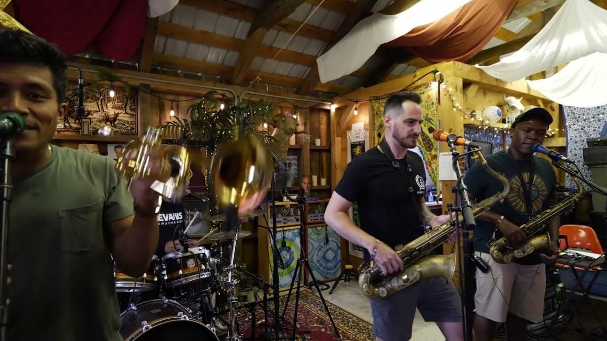 Funky Dawgz - Its About To Go Down: LIVE at Northlands Maple Barn Sessions (2023)