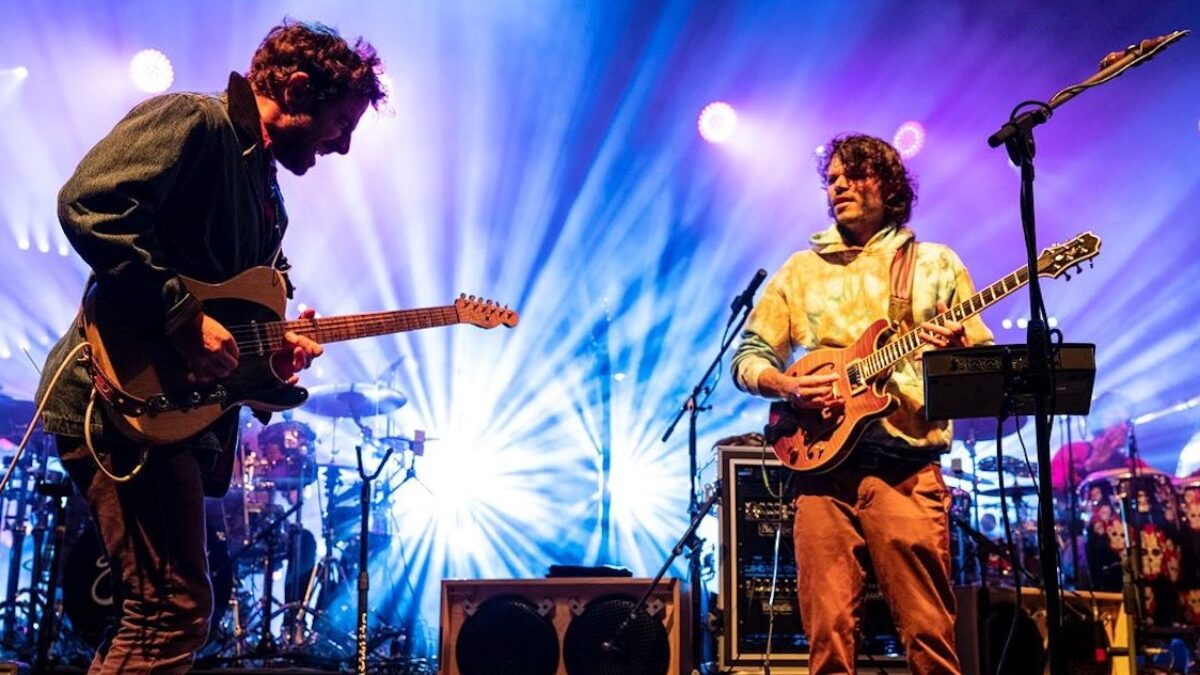Watch Goose & Dawes Trade Sit-Ins At Borderland