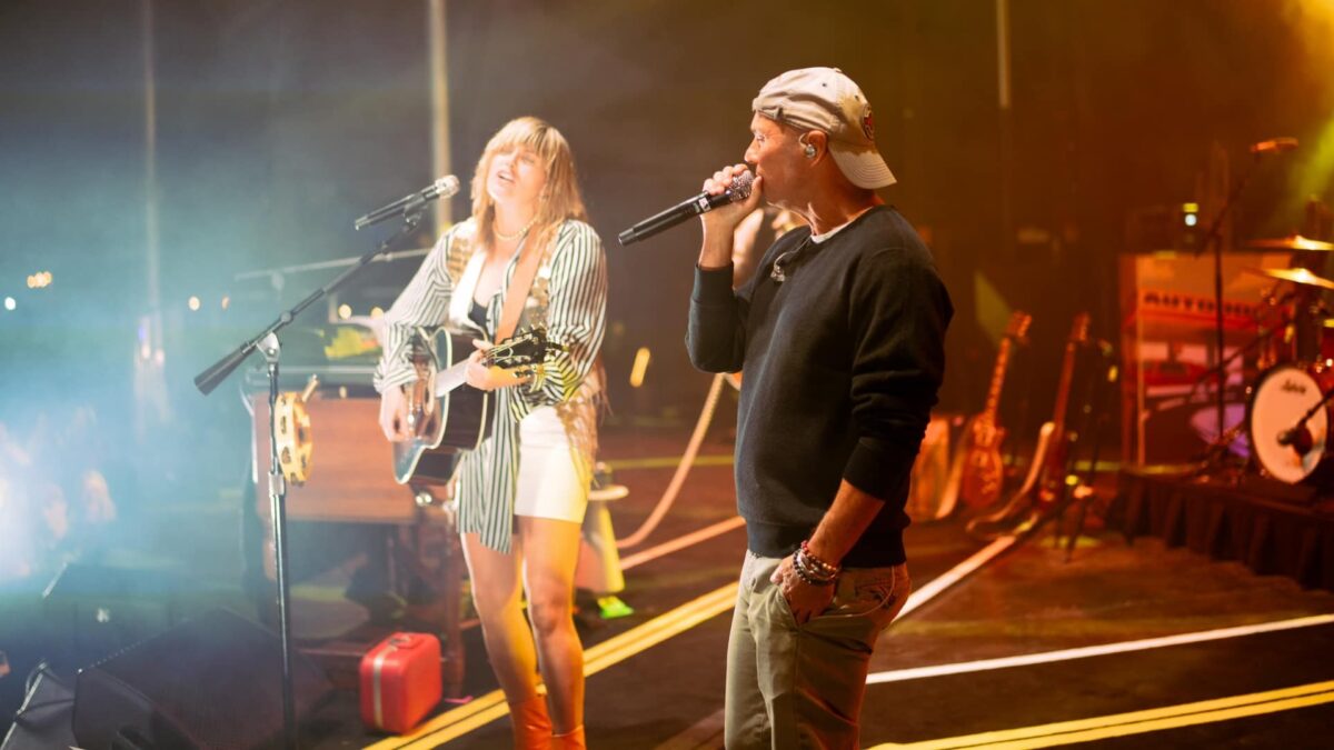 Watch Grace Potter Welcome Kenny Chesney For Nostalgic ‘You & Tequila’ In Vermont