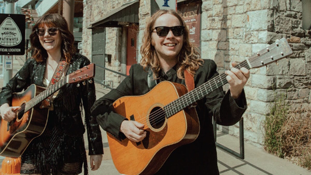 Hear Billy Strings & Molly Tuttle Honor Nanci Griffith With Gorgeous ‘Listen To The Radio’ Cover