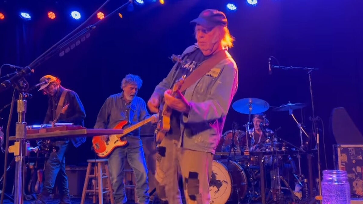 Neil Young Reunites The Santa Monica Flyers, Performs 2 Classic Albums At The Roxy