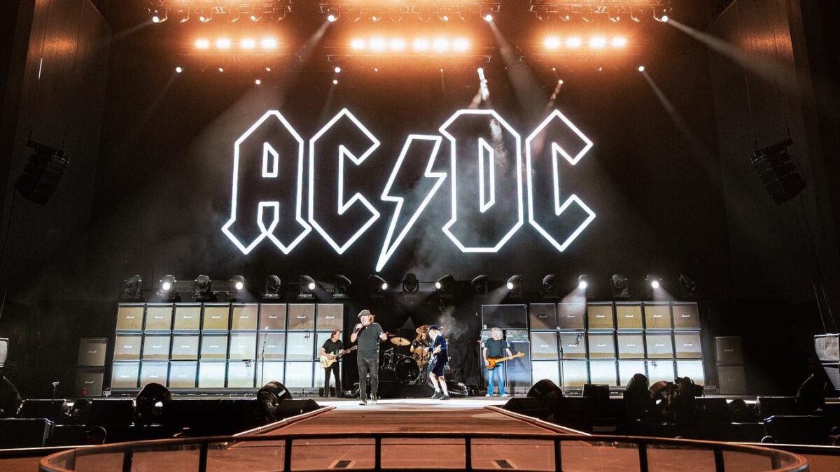 AC/DC About To Rock? Band Teases Monday Announcement