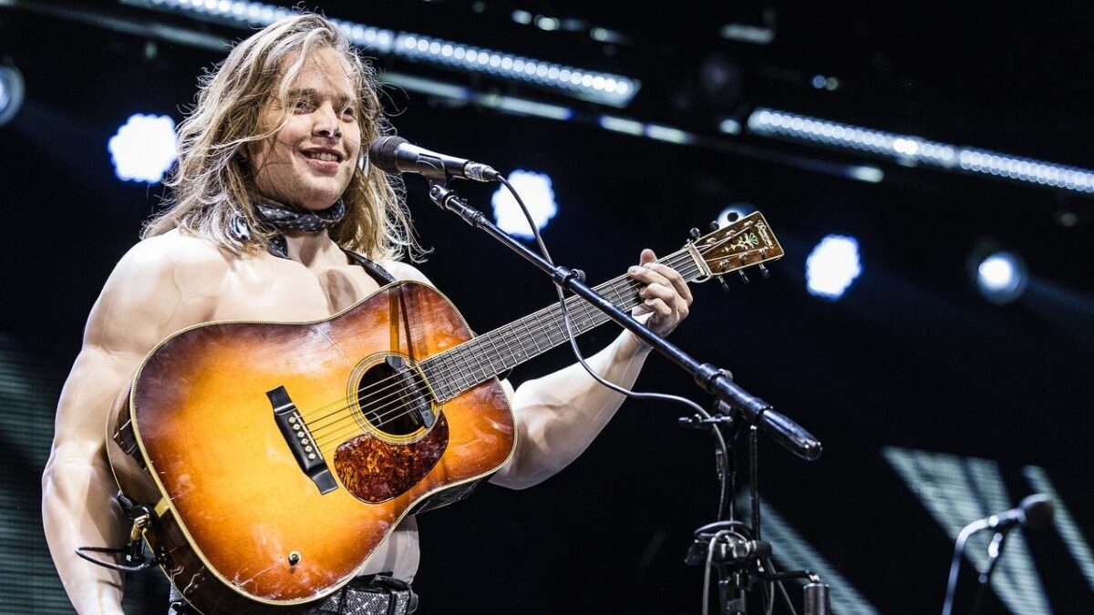 Billy Strings Gets Ripped For Encore In Portland