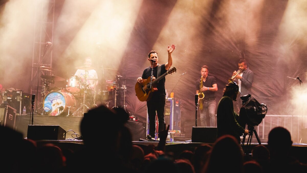 Watch O.A.R. Perform Bon Jovi Classics With Richie Sambora At Oceans Calling