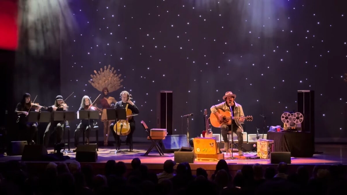Watch Eddie Vedder Play Pearl Jam Songs With String Quartet In Seattle
