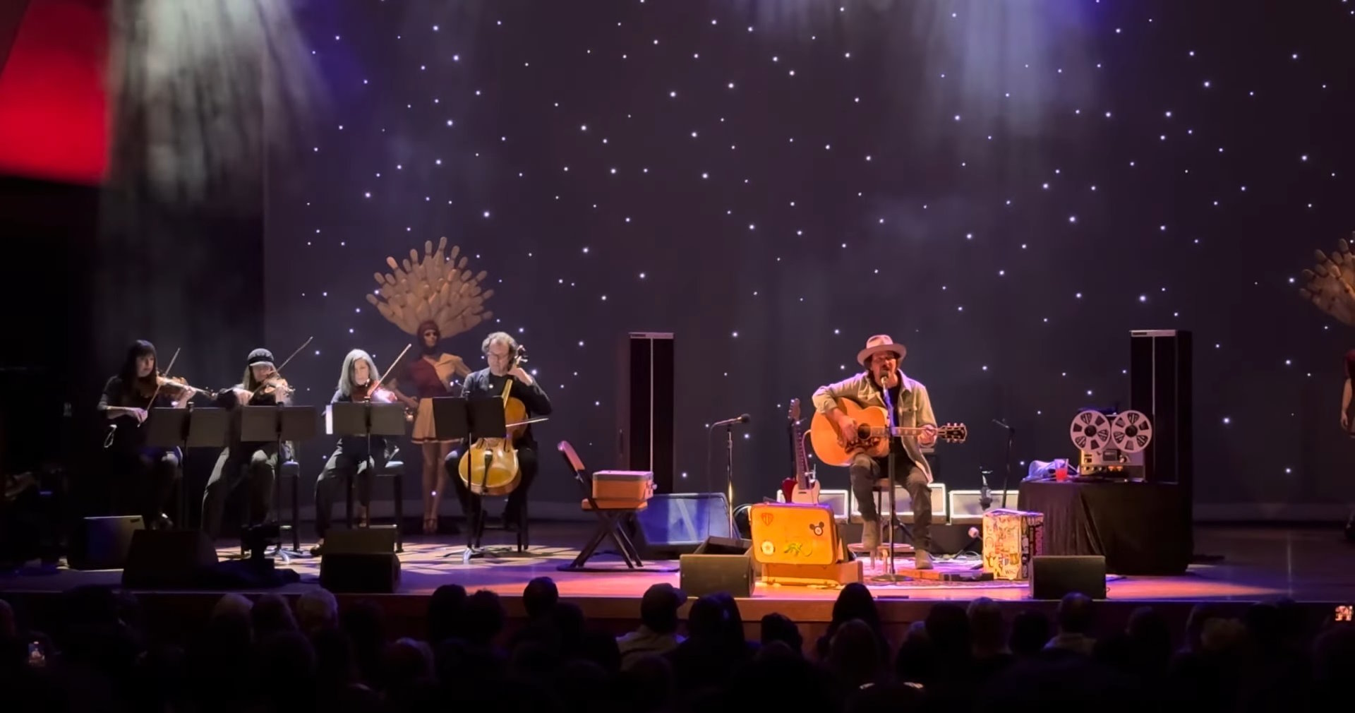 Watch Eddie Vedder Play Pearl Jam Songs With String Quartet In Seattle