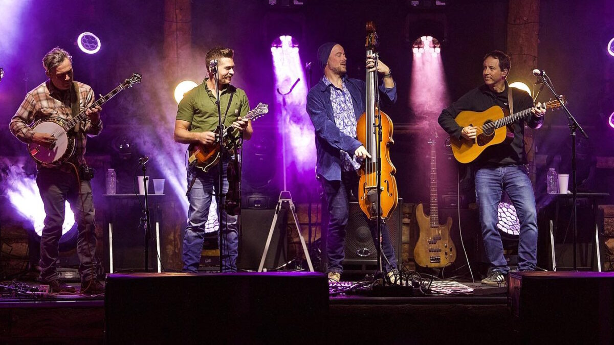 Yonder Mountain String Band Confirms 2024 Winter Tour Dates
