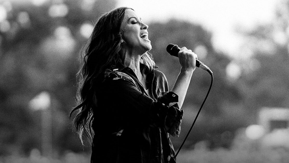 Alanis Morissette Announces Summer Tour 2024 With Joan Jett & Morgan Wade
