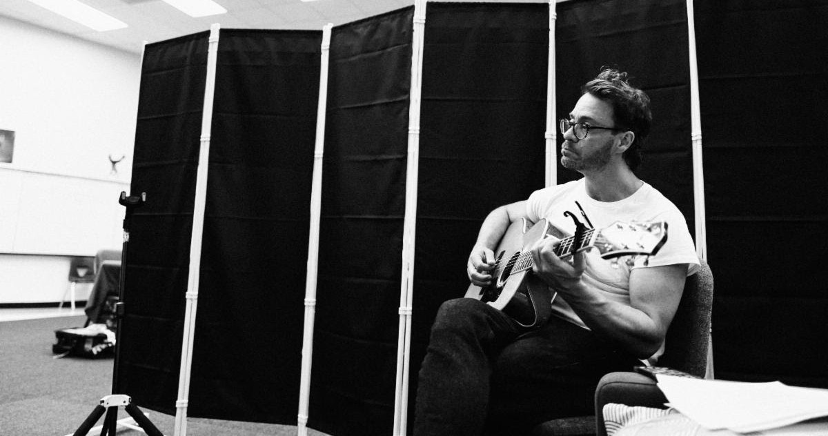 Amos Lee Lucinda Williams tribute press