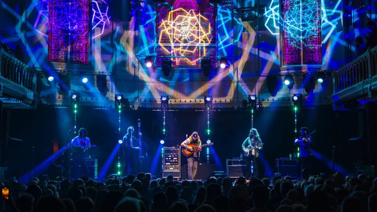 Billy Strings Fires Up European Tour In Amsterdam