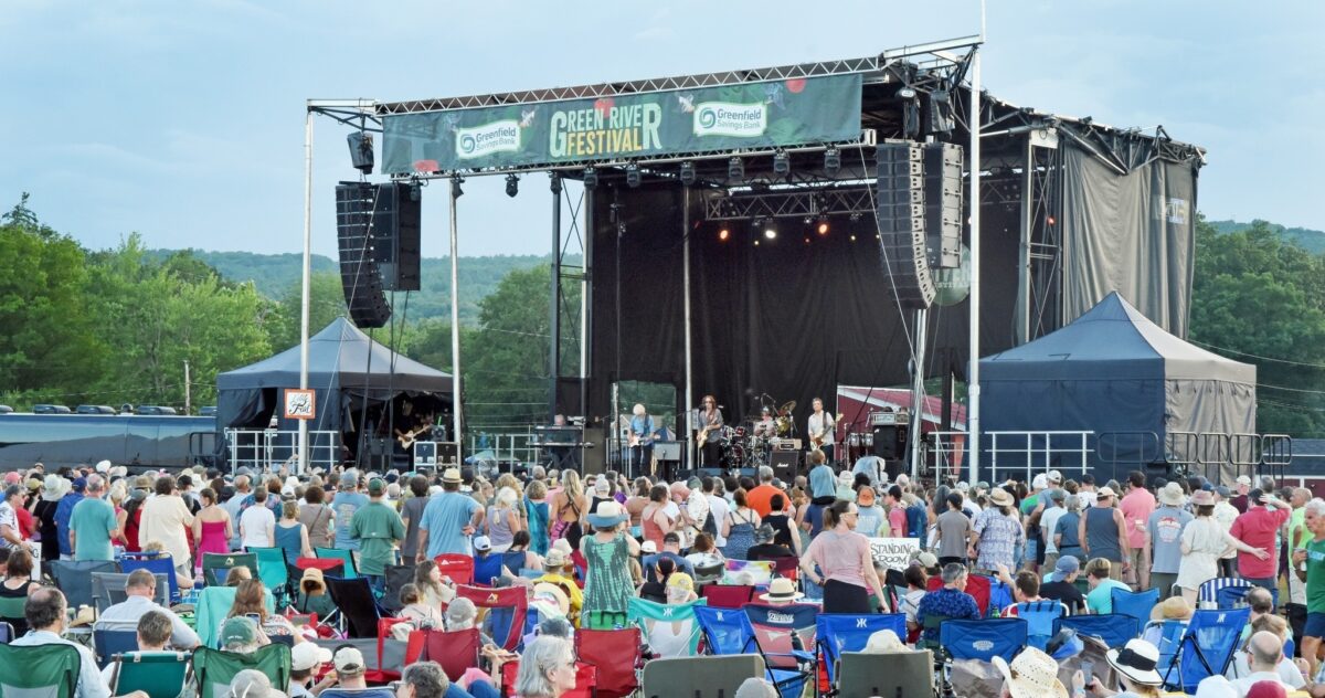 Green River Crowd