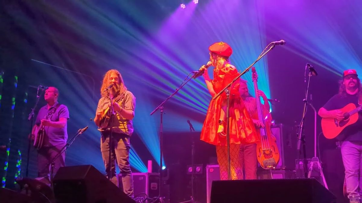 Greensky Bluegrass with Lindsay Lou - Forget Everything