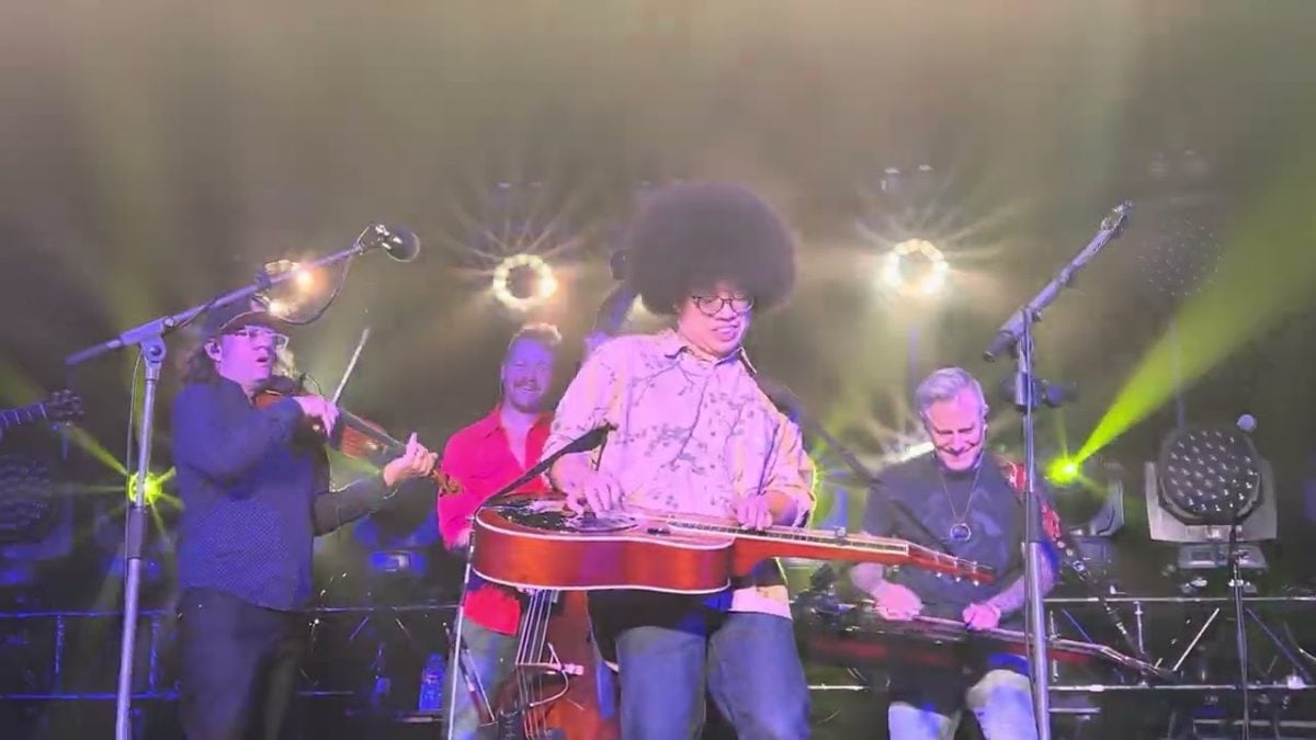 “One More Bridge” - Infamous Stringdusters with Ren Nozaki - 11/11/23 - Neptune Theatre - Seattle