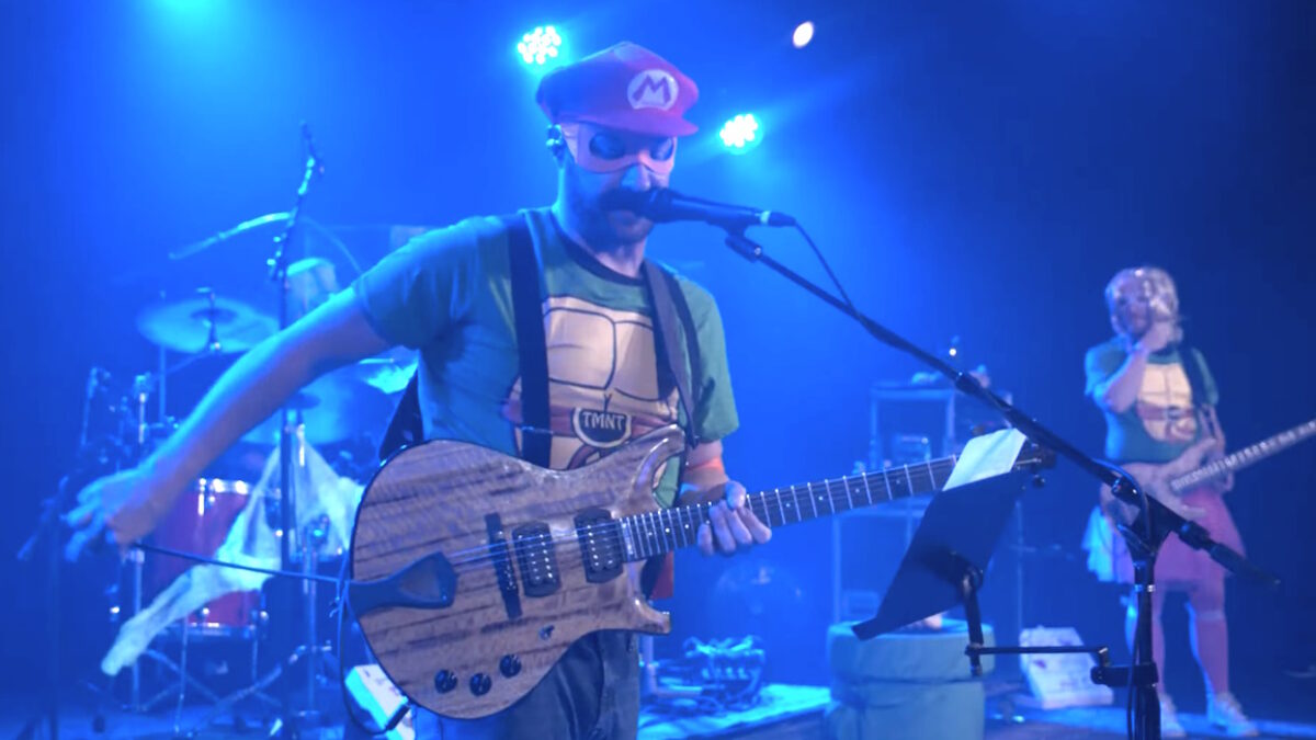 Watch Spafford Weave Super Mario Bros. & Teenage Mutant Ninja Turtles Themes Into Halloween Concert