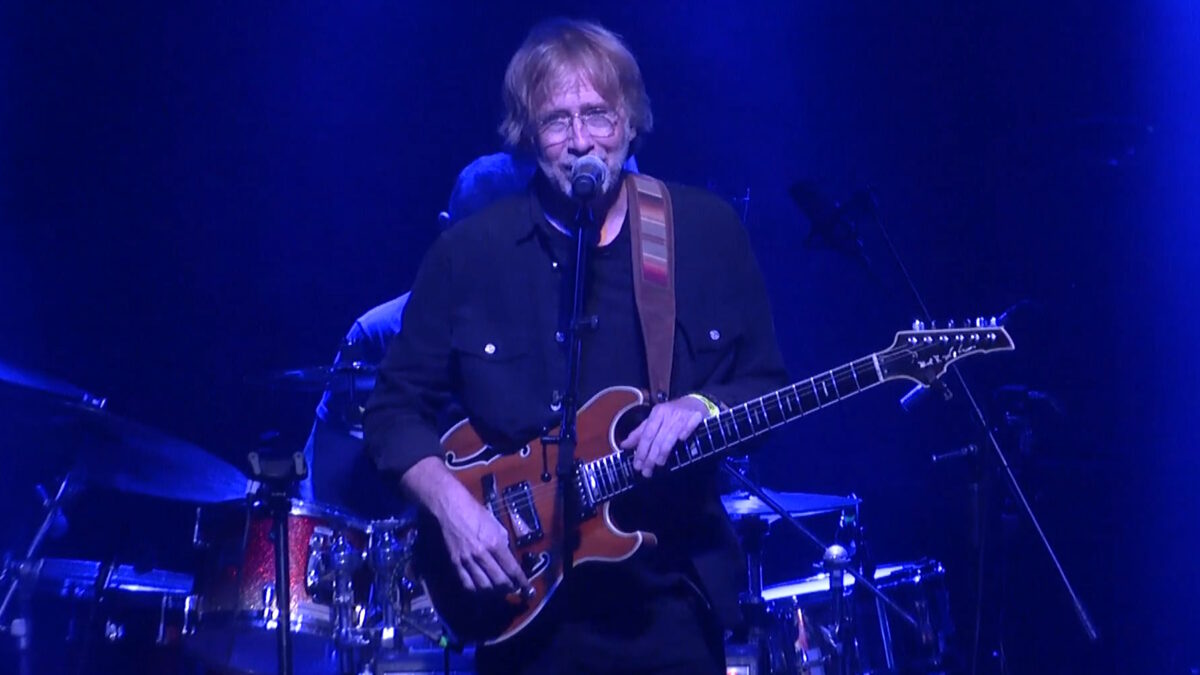 Watch Trey Anastasio Band Honor James Casey With Joyous Set At Brooklyn Bowl