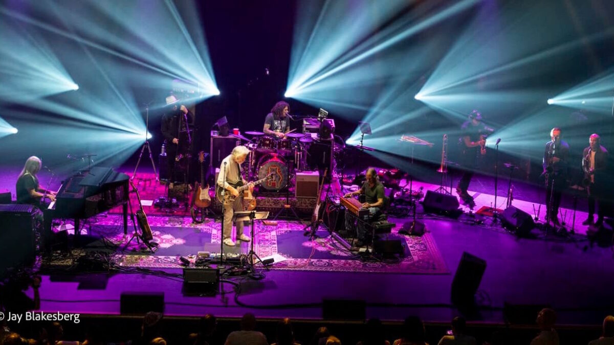 Watch Bobby Weir & Wolf Bros Mashup Beatles Songs At Capitol Theatre