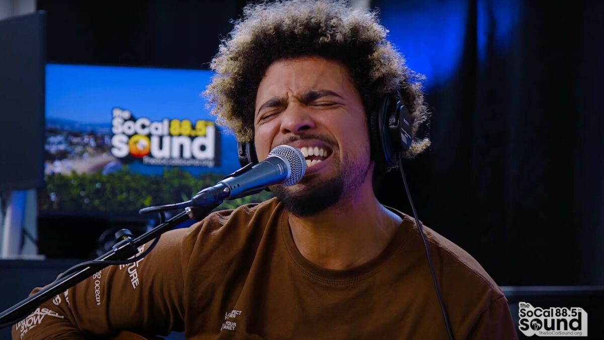 Watch Devon Gilfillian Play ‘Love You Anyway’ Standouts For ‘SoCal Sound Sessions’