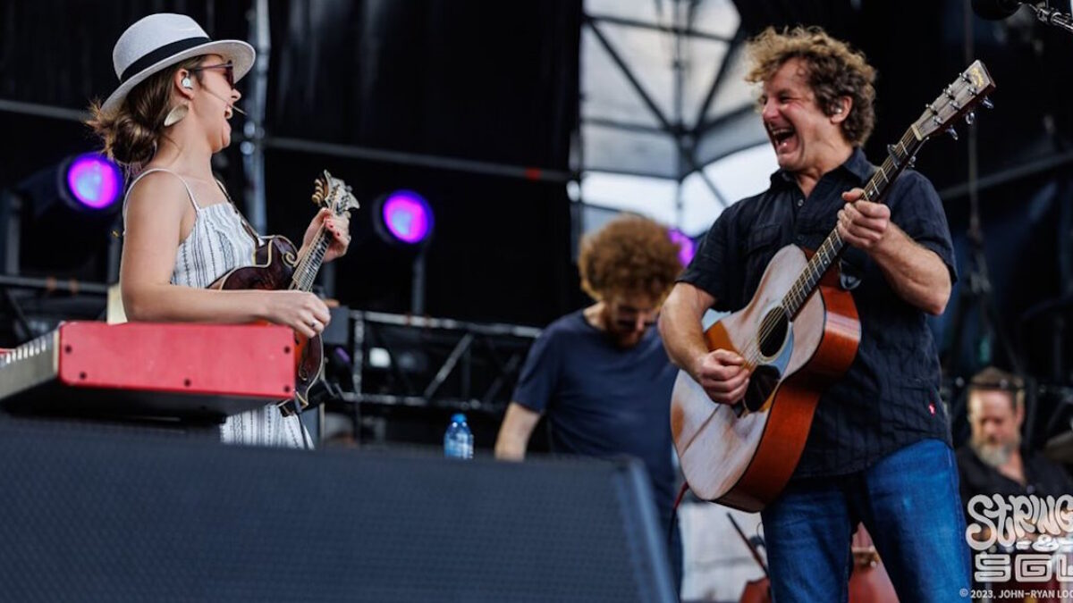 Watch Sierra Hull Join Railroad Earth For Euphoric ‘Long Way To Go’ At Strings & Sol