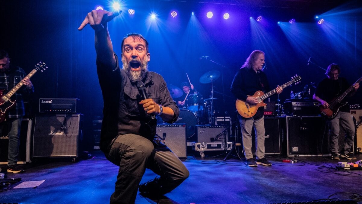 Watch Clutch Enlist Warren Haynes On Black Sabbath Cover At Christmas Pre-Jam
