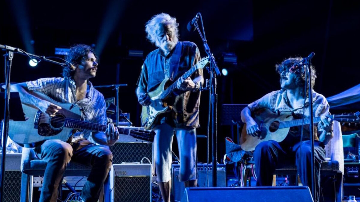 Watch Bobby Weir & Orebolo Team Up On Grateful Dead Classic In Mexico